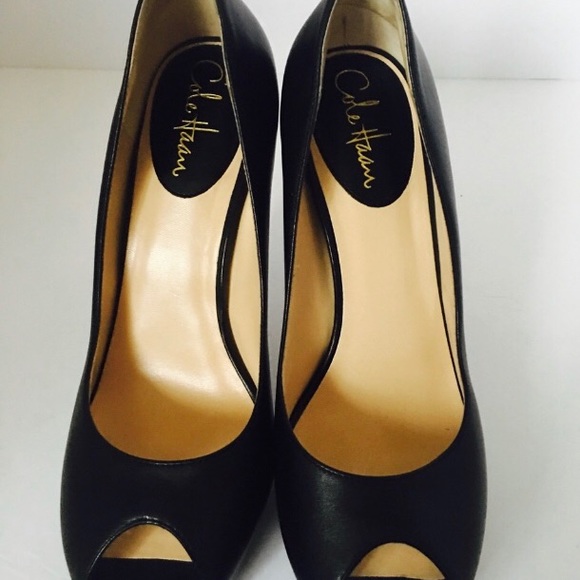 COLE HANN NIKE PUMPS. - Picture 2 of 3